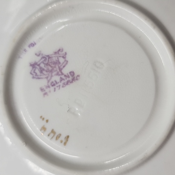 ANTIQUE WILEMAN FOLEY EMPIRE SHAPE LILAC IVY TEA CUP & SAUCER england - Picture 7 of 8